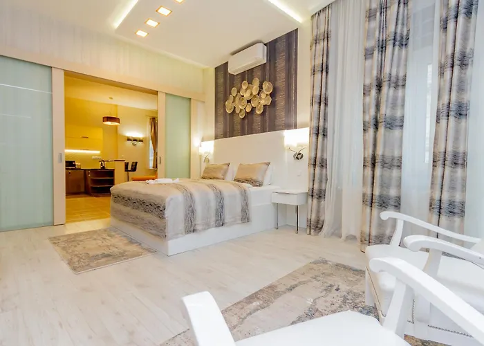 Luxury With Balcony And Sauna *
