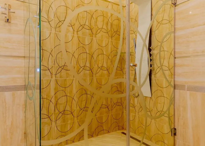 Luxury With Balcony And Sauna Apartamento *
