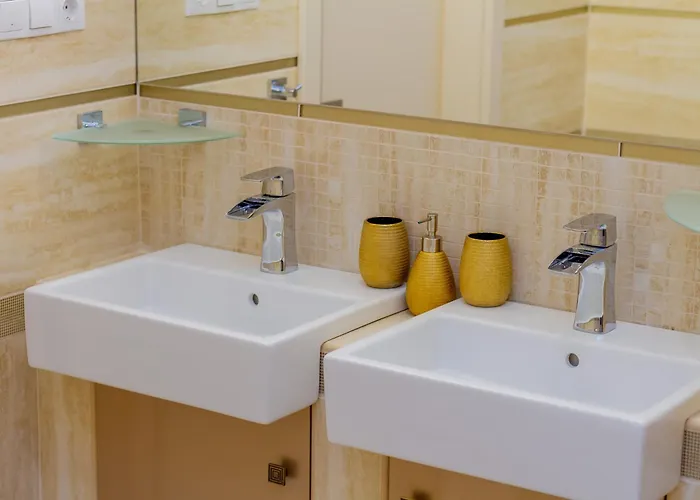 Luxury With Balcony And Sauna Apartamento *