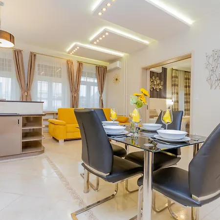 Appartement Luxury With Balcony And Sauna Boedapest