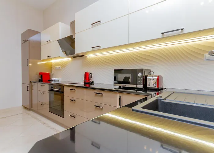 Luxury With Balcony And Sauna Apartment *