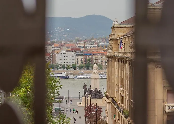 Luxury With Balcony And Sauna Apartment Budapest