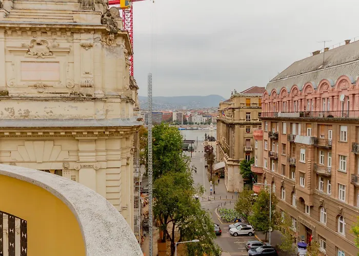 Luxury With Balcony And Sauna Budapest