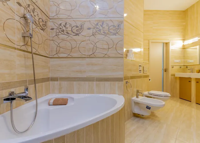 Luxury With Balcony And Sauna