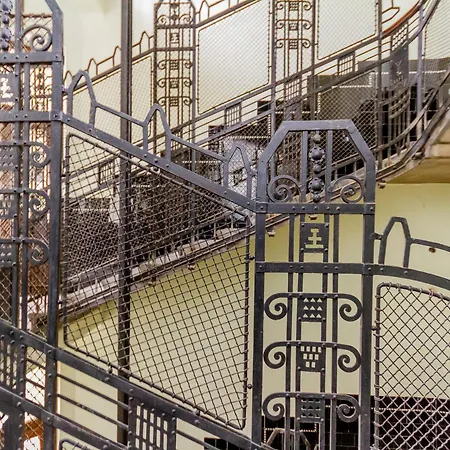 Apartment Luxury With Balcony And Sauna Budapest