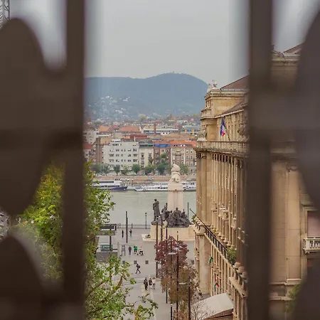 Luxury With Balcony And Sauna Apartment Budapest