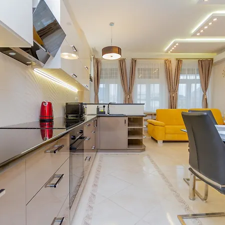 Apartment Luxury With Balcony And Sauna Budapest