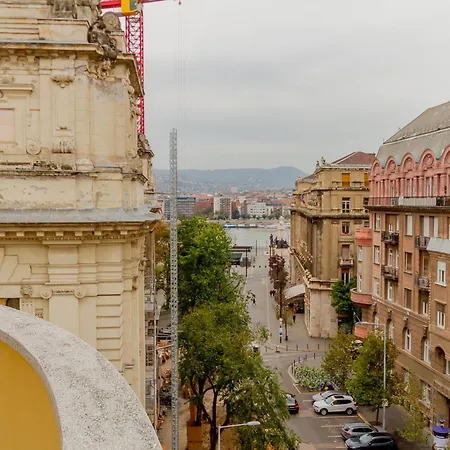 Luxury With Balcony And Sauna Budapest