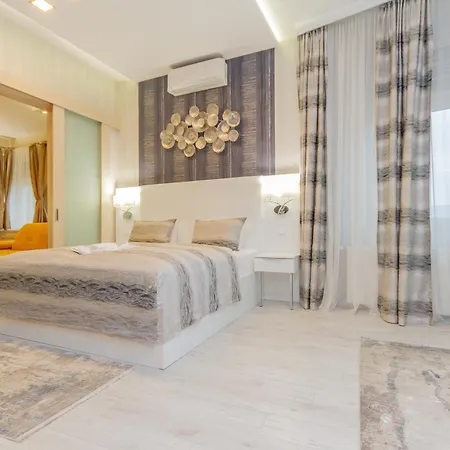 Luxury With Balcony And Sauna Apartment