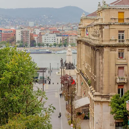 Apartment Luxury With Balcony And Sauna Budapest