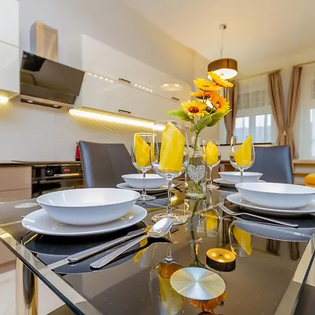 Luxury With Balcony And Sauna Apartment Budapest