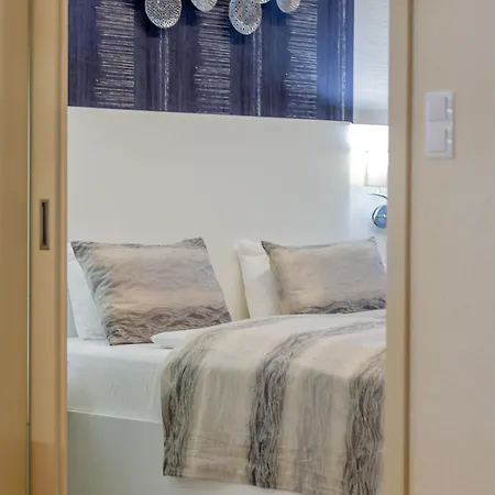 Luxury With Balcony And Sauna Apartment