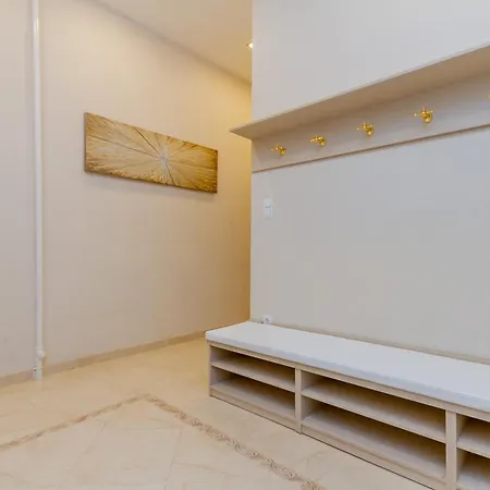 Luxury With Balcony And Sauna Apartman Budapest