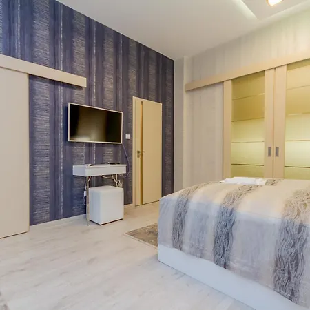 Luxury With Balcony And Sauna *