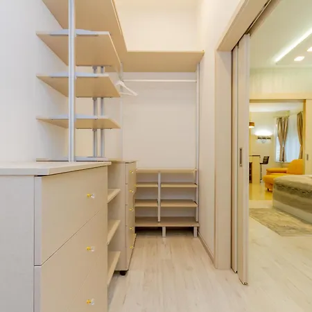 Luxury With Balcony And Sauna *